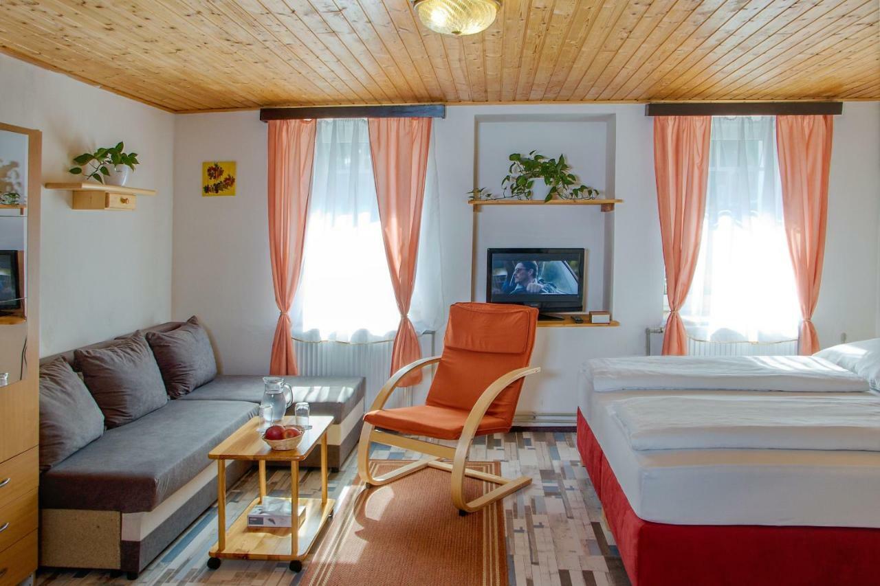 Rodinny Hotel Kaiser Desná Eksteriør bilde